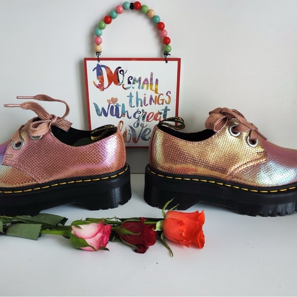 Dr. Martens Holly Pink Iridescent Leather Platform Boots Shoes Womens Size 7 NEW - Picture 3 of 10